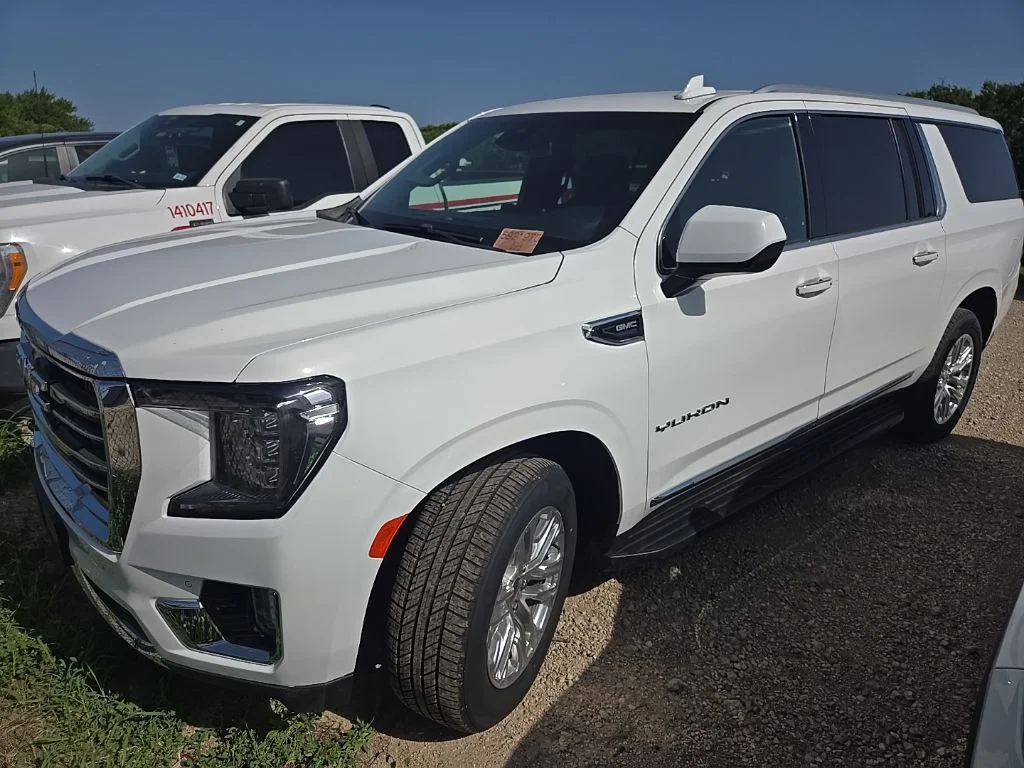 Used 2024 White GMC SLT image 1