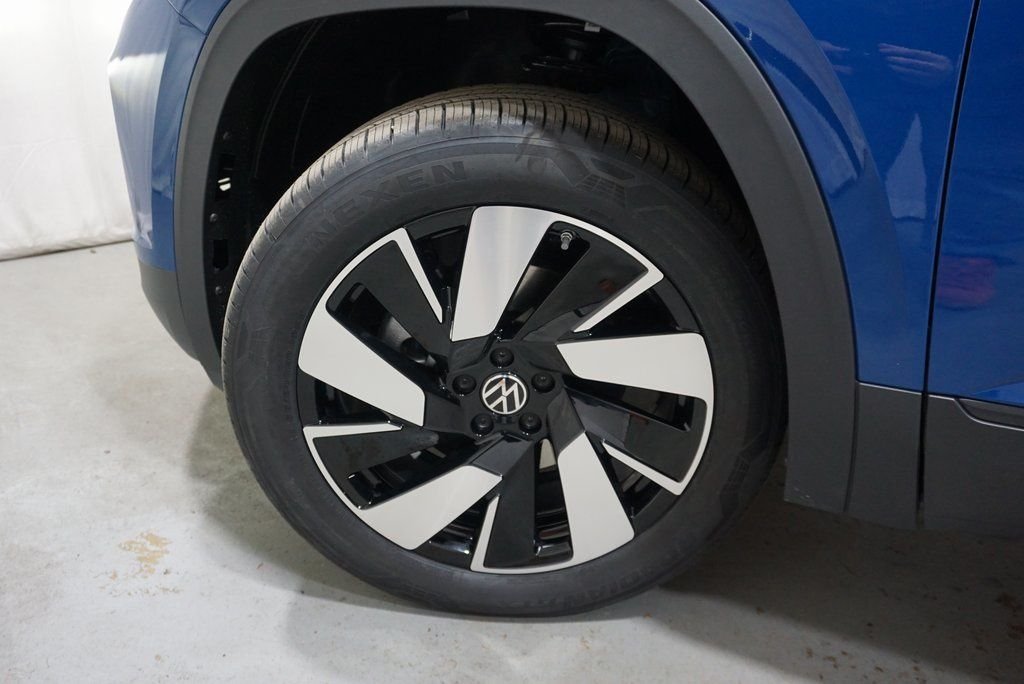 2025 Volkswagen Atlas Cross Sport SE w/Tech - Photo 34