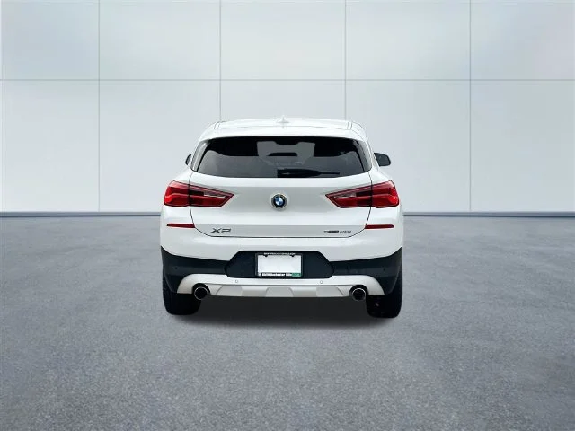 Used 2019 Alpine White BMW sDrive28i image 11