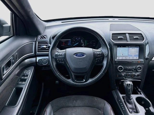Used 2018 Gray Ford XLT image 22