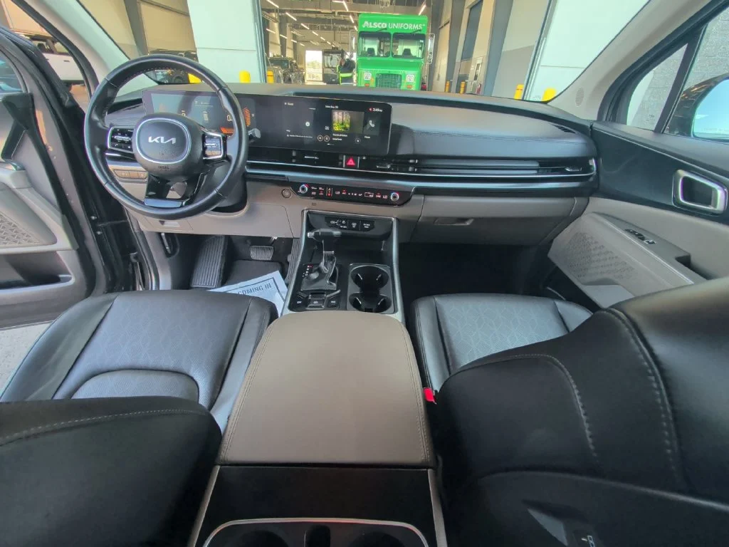 Certified Used 2025 Gray Kia LXS image 27