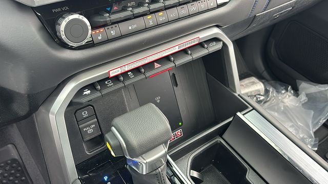 2025 Toyota Tundra Platinum - Photo 37