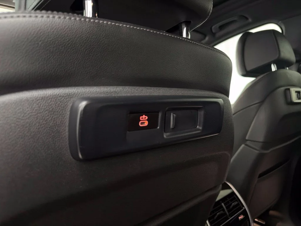 Used 2021 Black BMW sDrive40i image 22