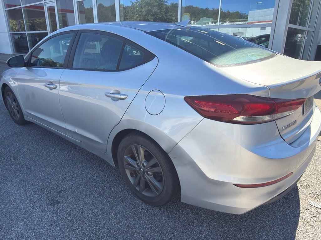 Used 2018 Silver Hyundai SEL image 2