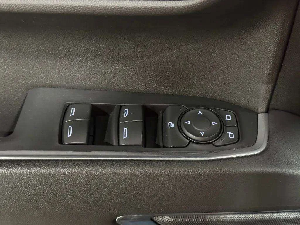 Used 2024 Onyx Black GMC Elevation image 20