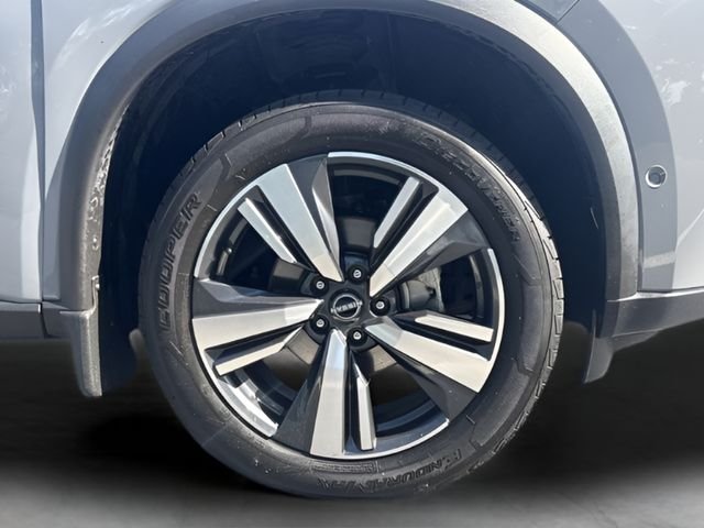 Used 2023 Gray Nissan SL image 26
