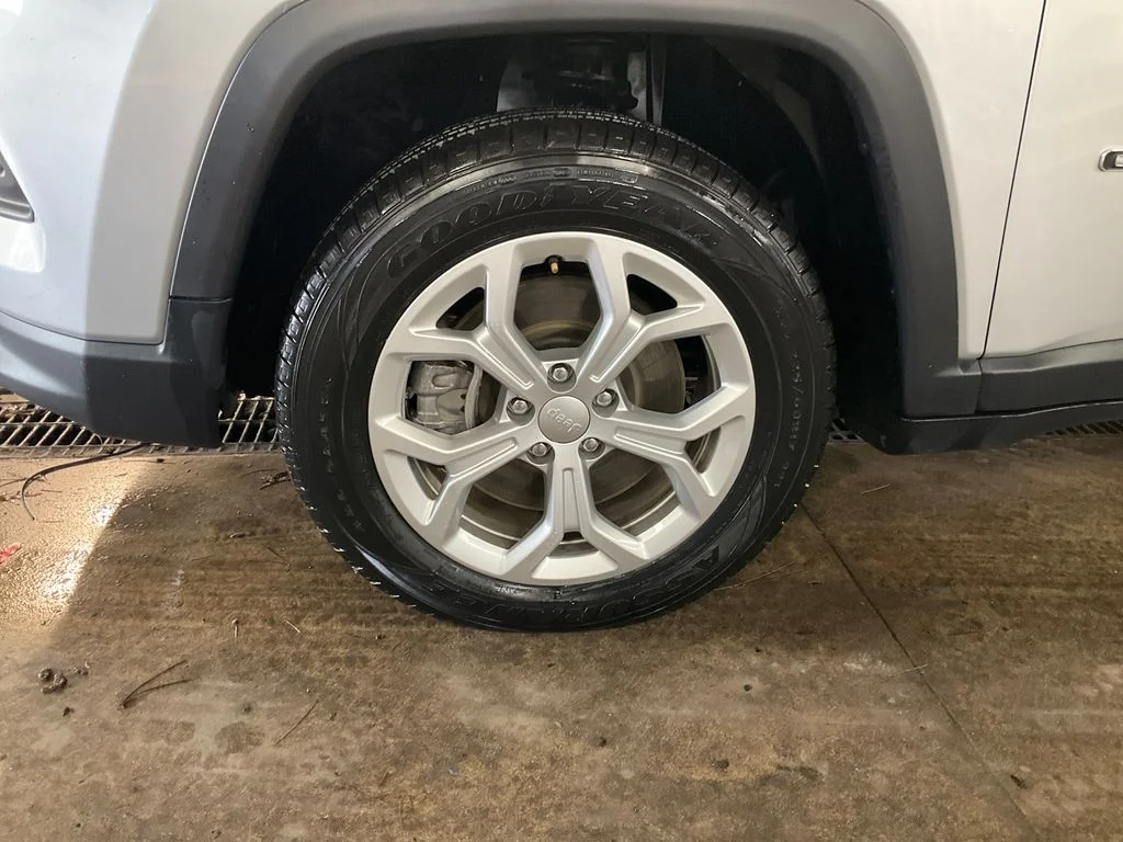 Certified Used 2024 Silver Jeep Latitude image 11