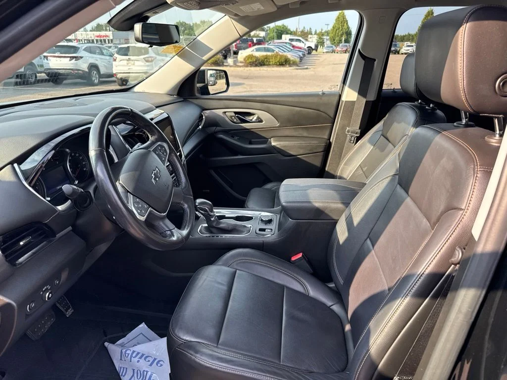 Used 2021 Mosaic Black Metallic Chevrolet RS image 14