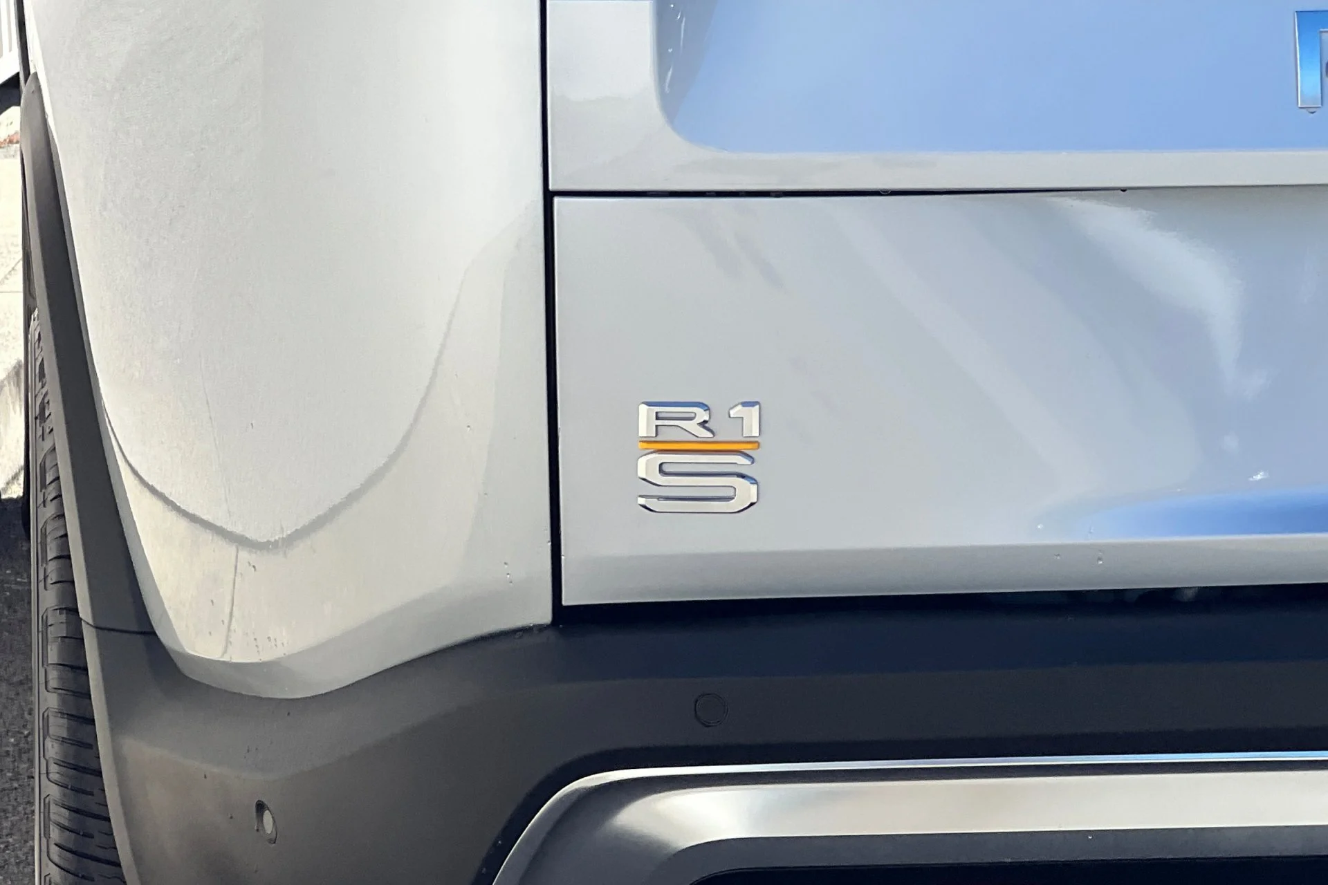 Used 2023 LA Silver Rivian Adventure image 12