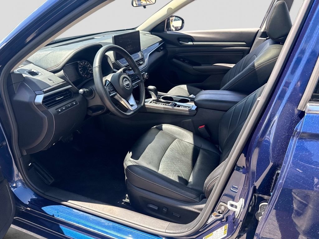 Used 2023 Blue Nissan 2.0 SR image 18