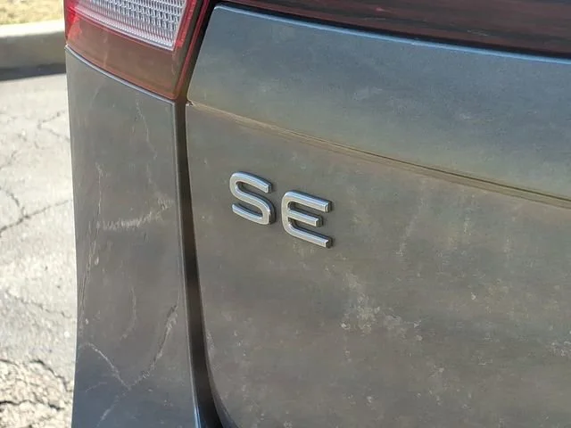 Used 2024  Volkswagen SE image 26