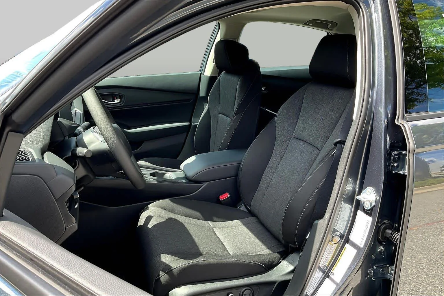 New 2026 Meteorite Gray Metallic Honda SE image 9