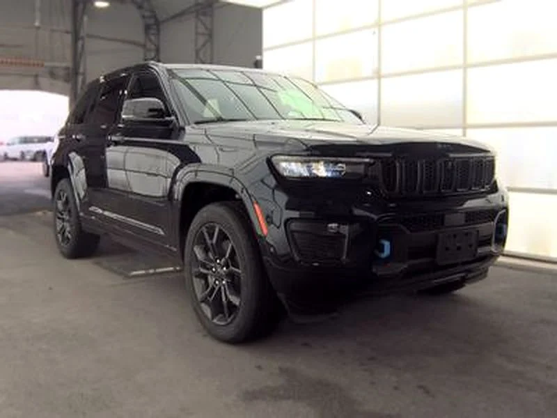 Used 2024 Black Jeep 4xe image 3
