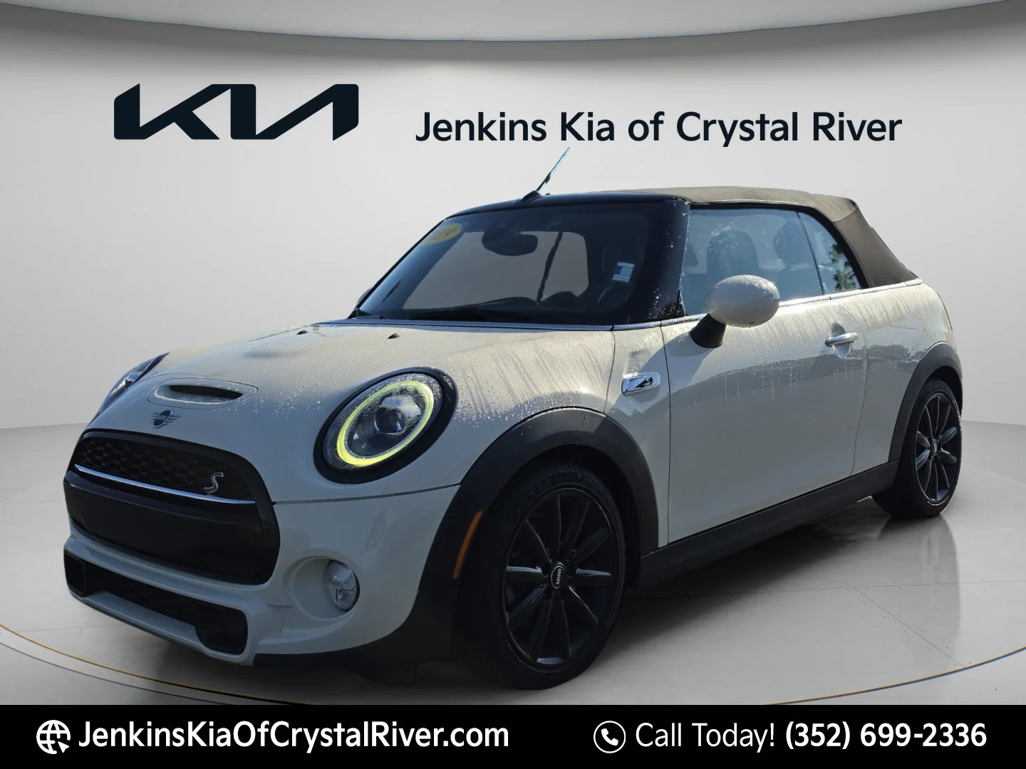 Used 2019 Pepper White MINI Cooper S image 11