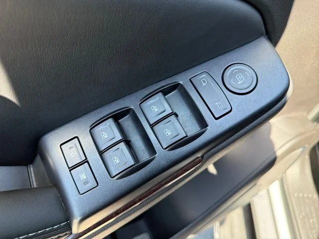 Used 2015 Silver GMC SLE image 16