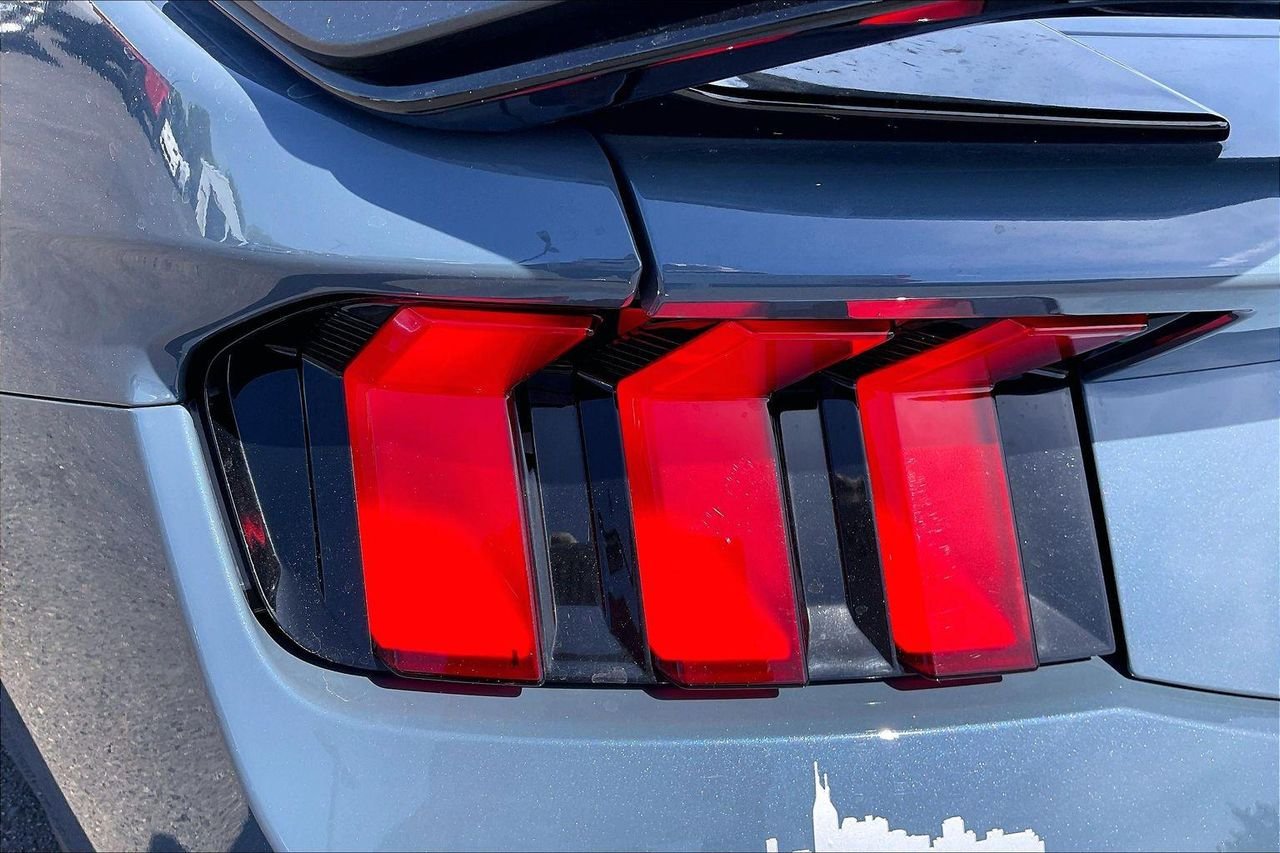 2025 Ford Mustang Dark Horse - Photo 25