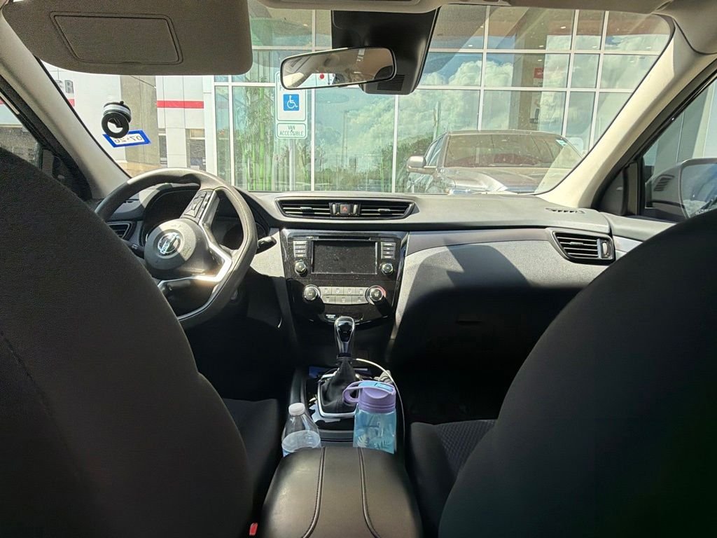 Used 2022 Black Nissan S image 11