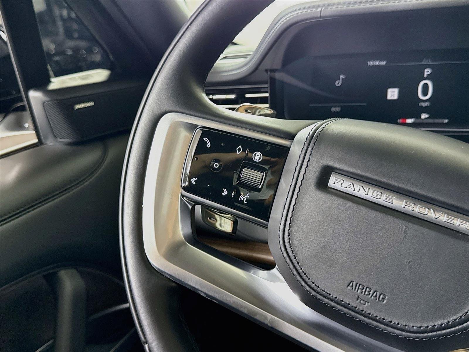 Used 2024 Fuji White Land Rover SE | Blackout Pkg | 360 Camera | Heated/Vented Seats image 23