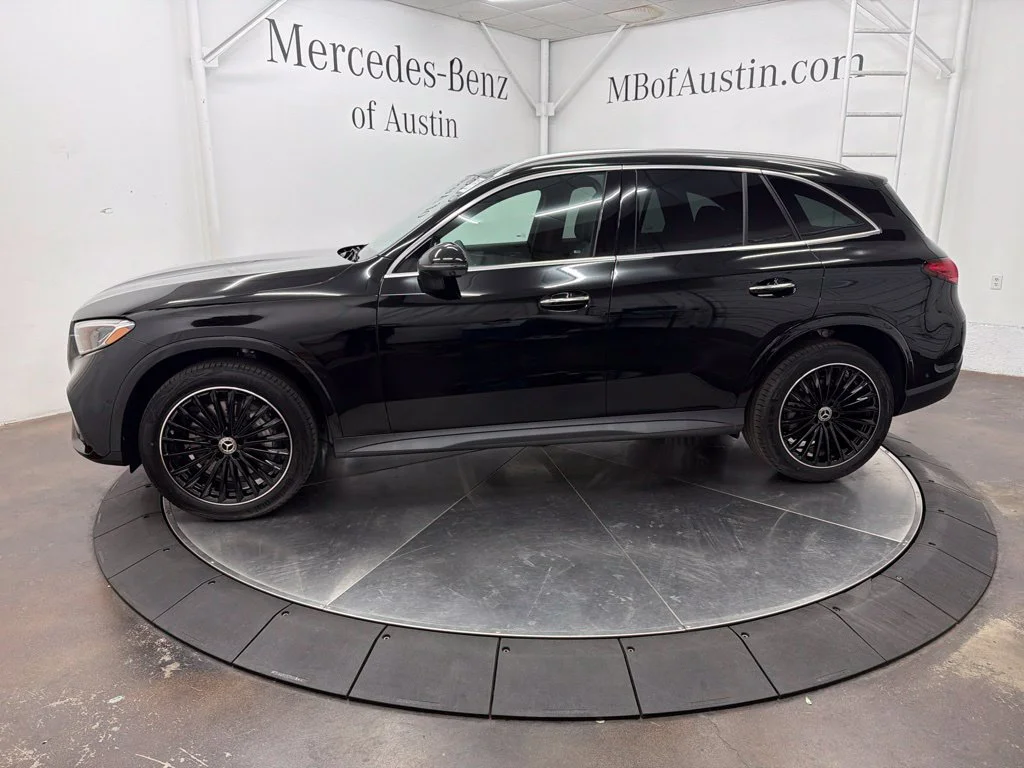 New 2027 Black Mercedes-Benz GLC 300 image 4