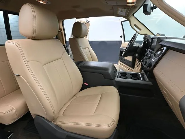 Used 2015 White Ford Lariat image 47