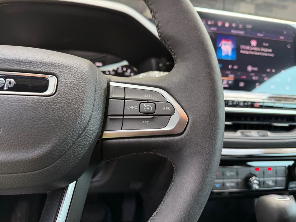 Used 2026 Black Jeep Latitude image 25