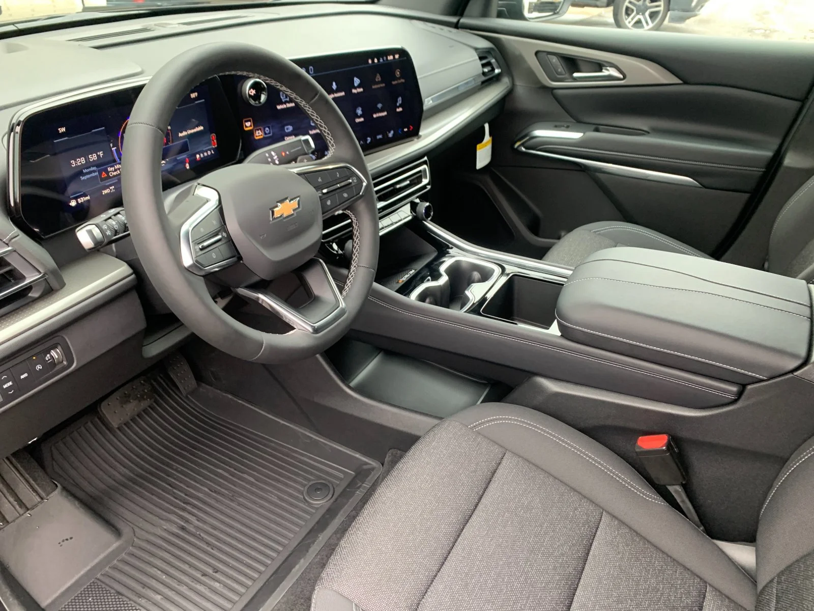 2027 Chevrolet Traverse LT - Photo 10