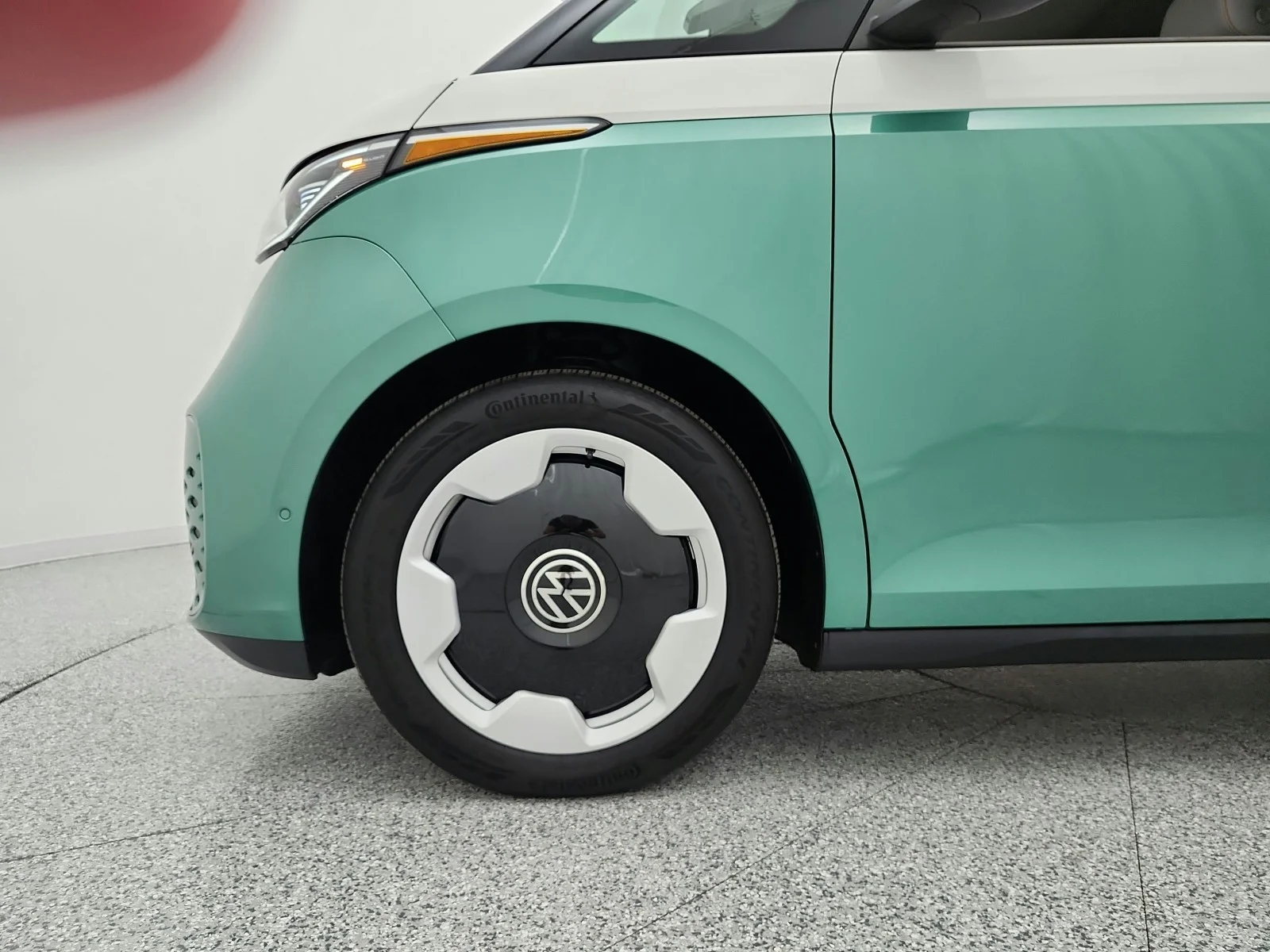 Used 2025 Mahi Green Volkswagen Pro S Plus image 16
