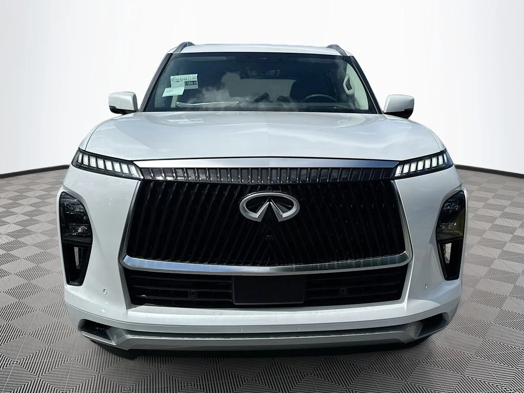 New 2026 RADIANT WHITE INFINITI Luxe 2WD image 2