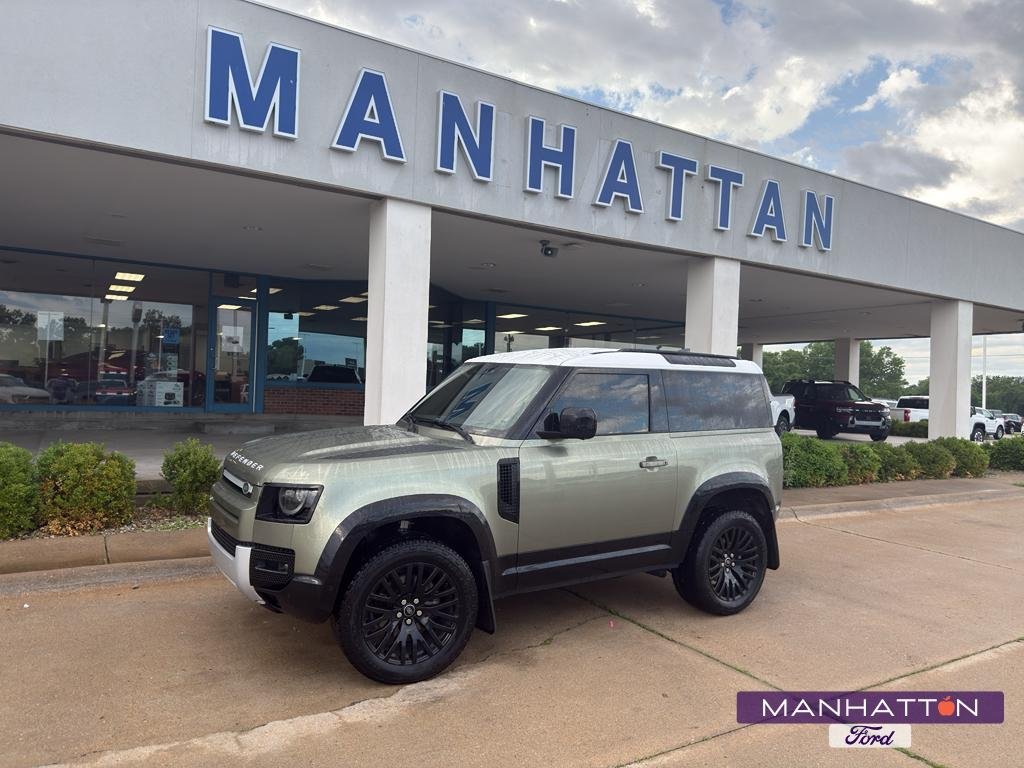 2023 Land Rover Defender S's photo