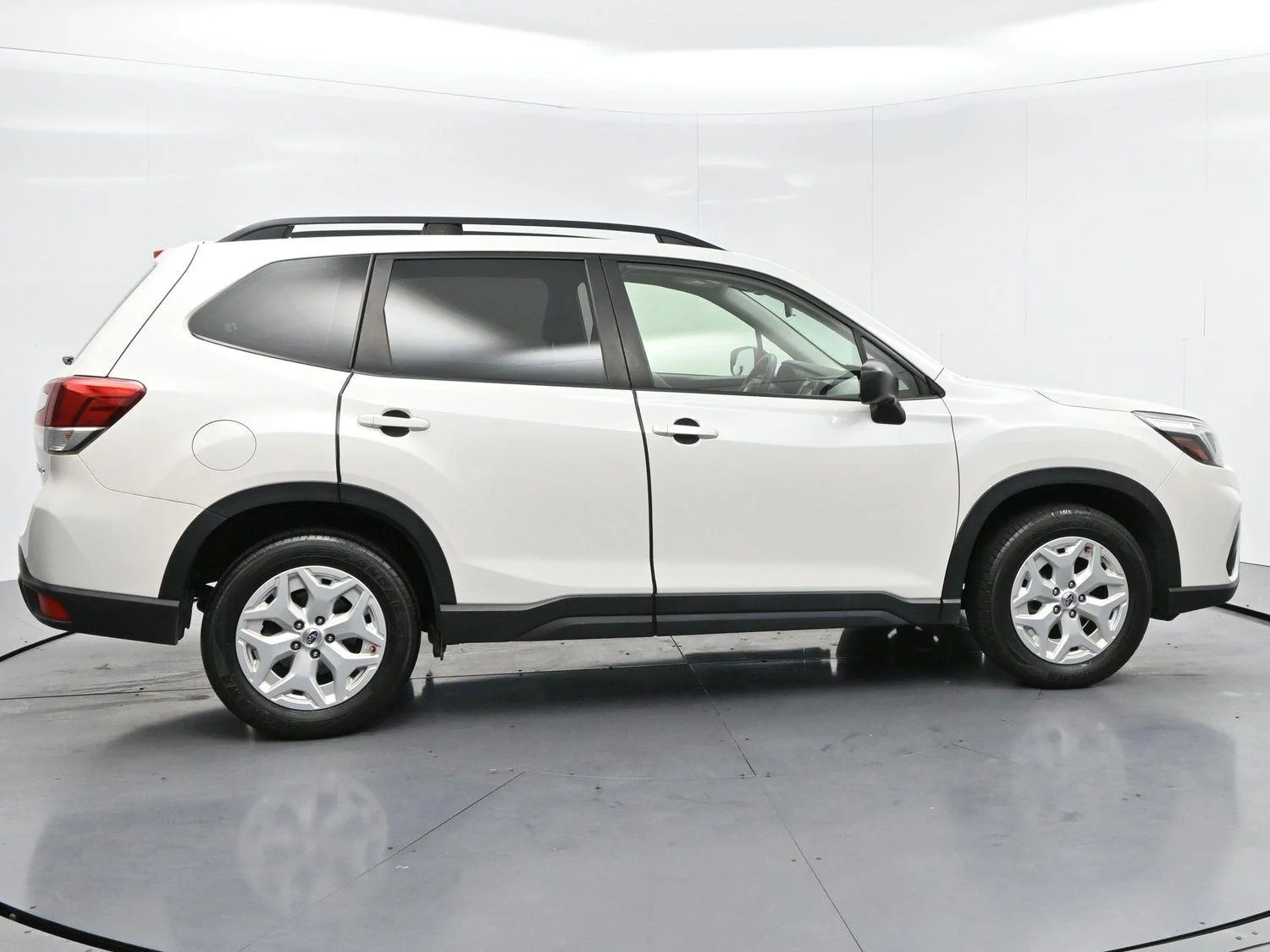 Used 2021 Crystal White Pearl Subaru Base image 8
