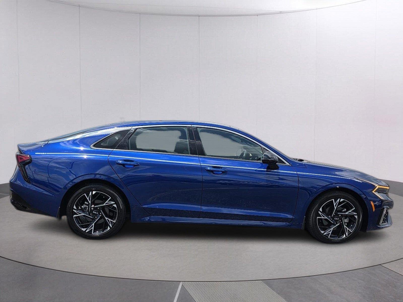 Used 2025 Yacht Blue Kia GT-Line image 4
