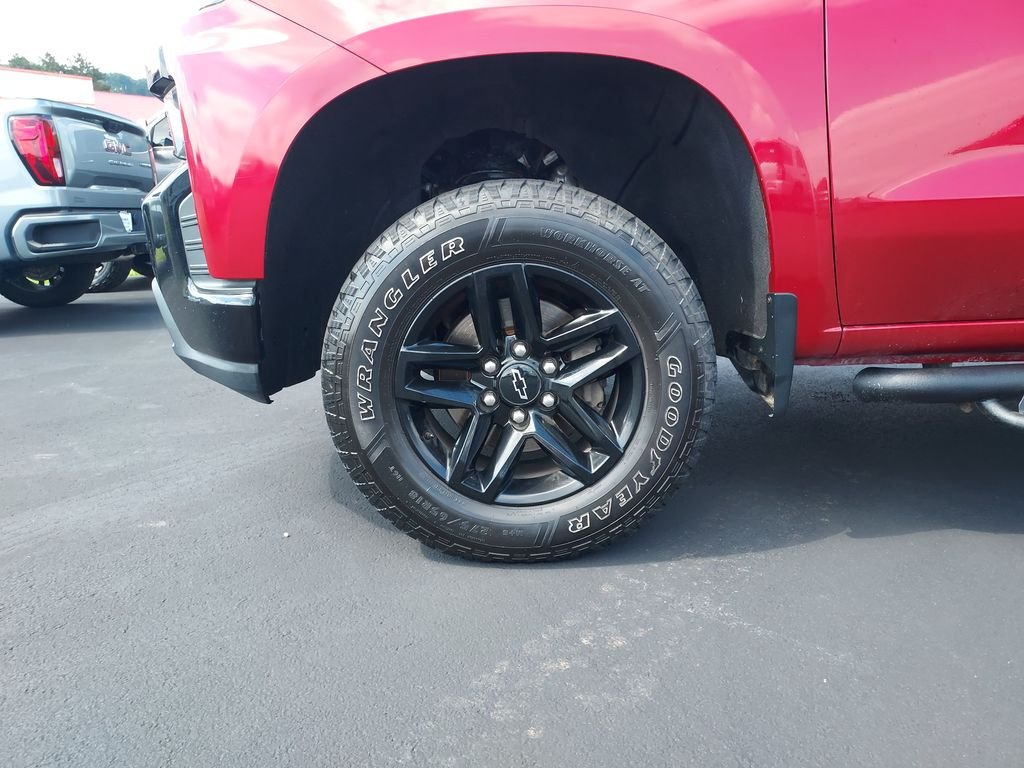 Used 2021 Red Chevrolet Custom Trail Boss image 10