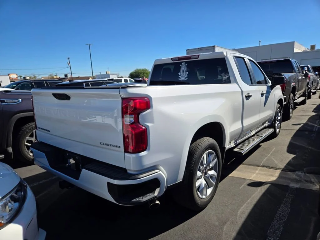 Used 2025 Summit White Chevrolet Custom image 2