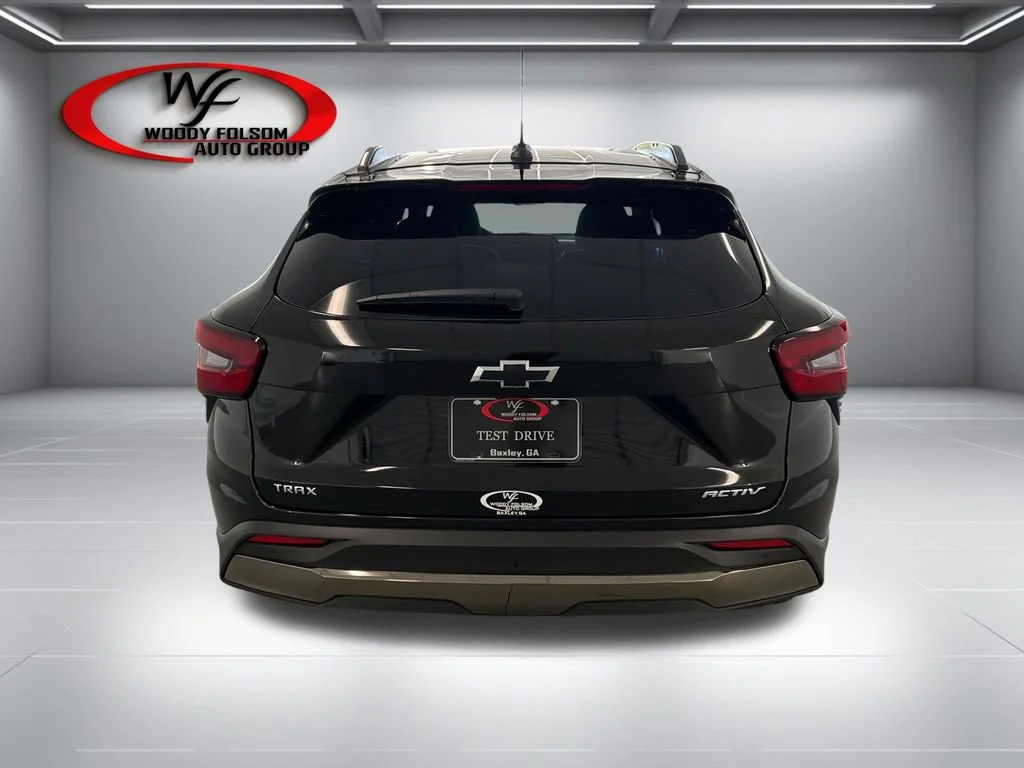 New 2026 Mosaic Black Metallic Chevrolet ACTIV image 7