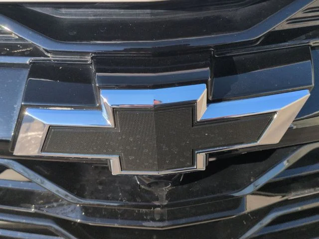 Used 2025 Beige Chevrolet RS image 32