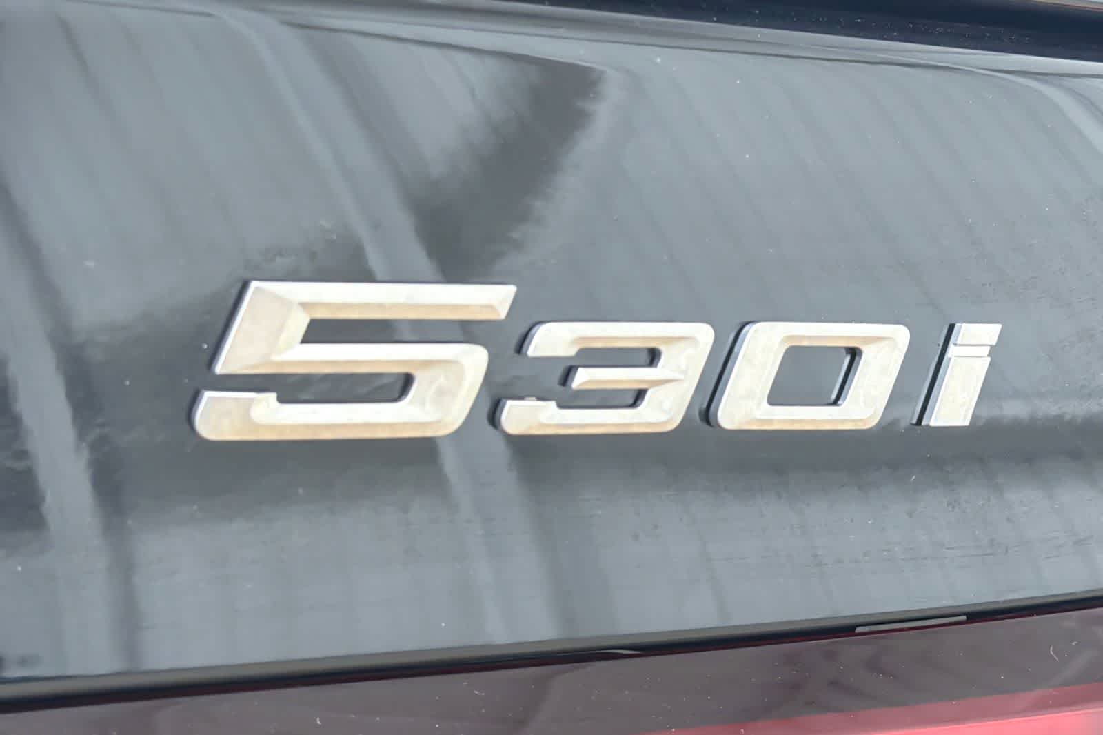 New 2027 Black Sapphire Metallic BMW 530i image 25