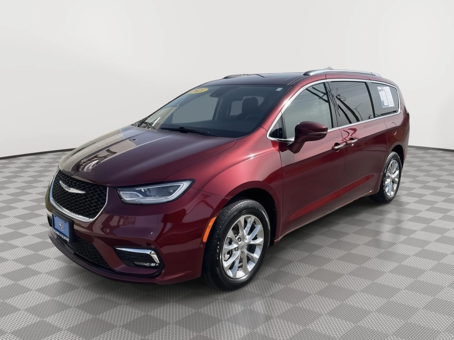 Used 2021 Velvet Red Pearlcoat Chrysler Touring L image 3