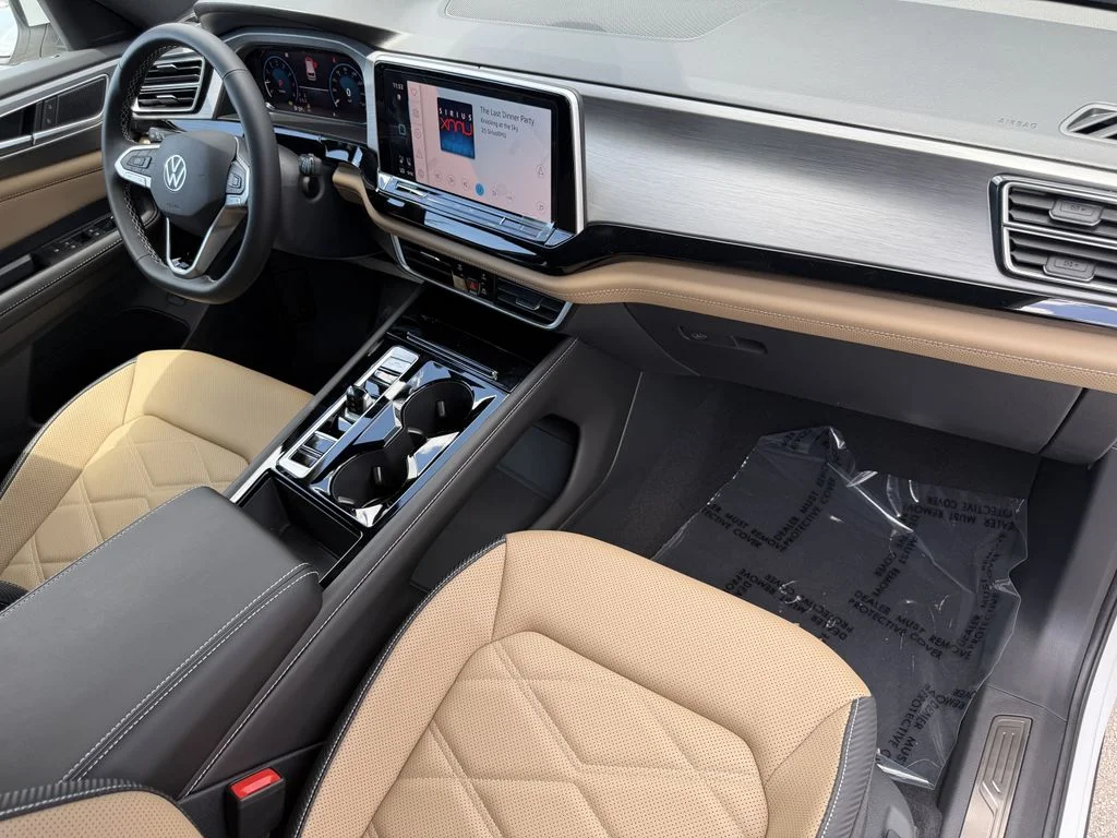 New 2026 White/off-white Volkswagen SE w/Technology image 14