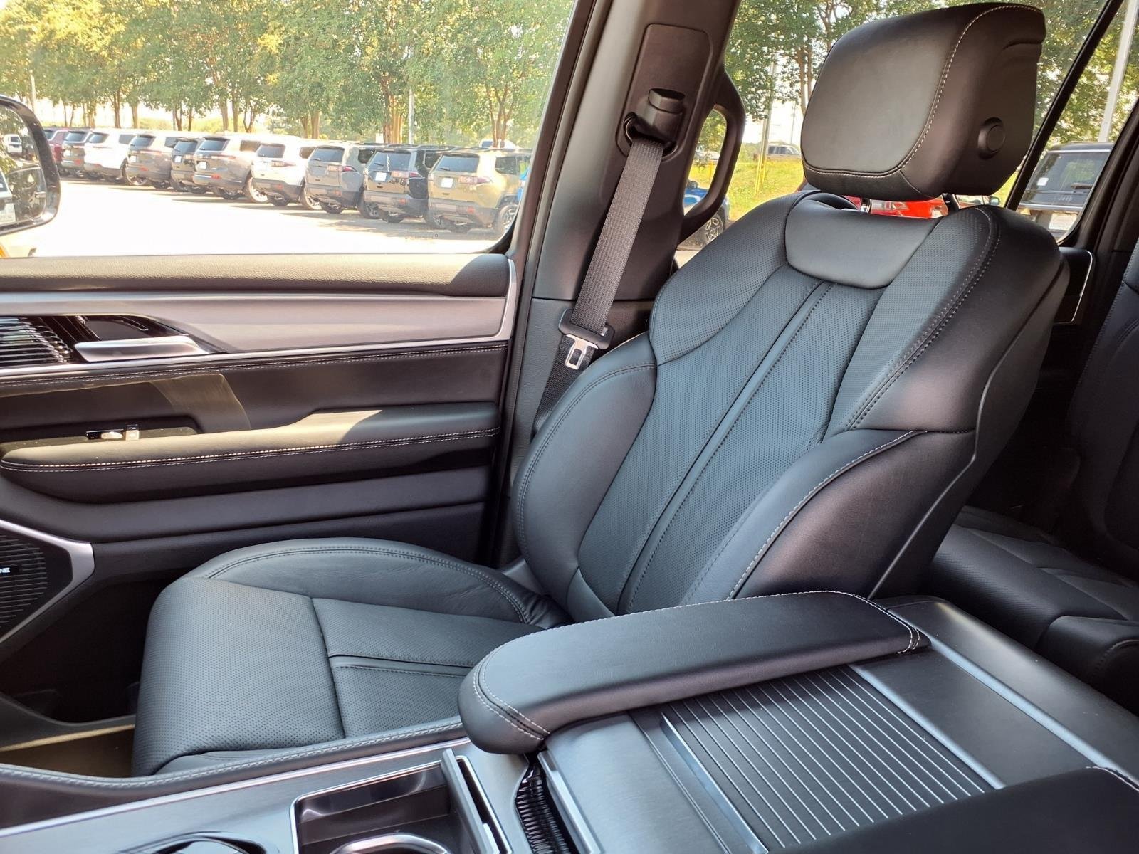 New 2026 High Gloss Black Jeep Limited Altitude image 18