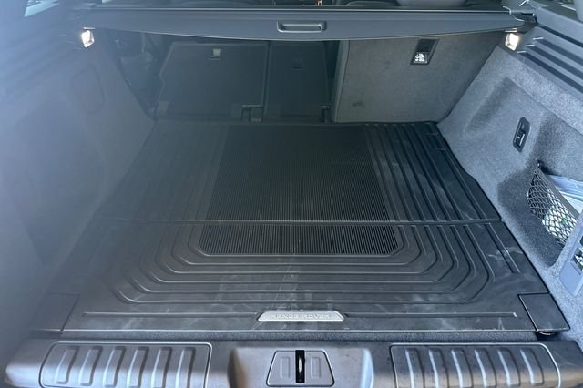 New 2026 Fuji White Land Rover SE image 14