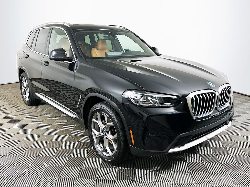 Used 2023 Black Sapphire Metallic BMW xDrive30i image 3