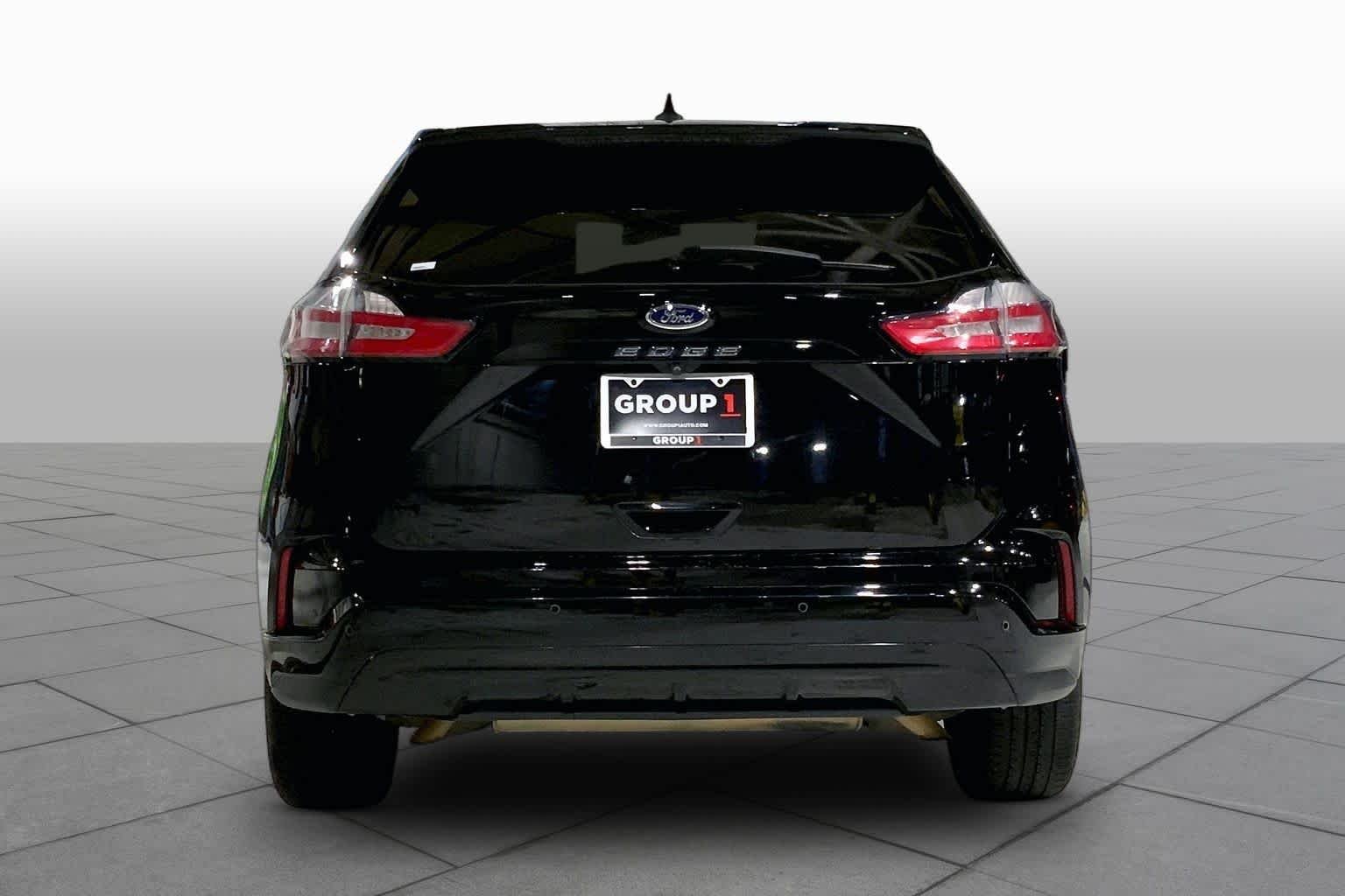 Used 2022 Agate Black Metallic Ford ST-Line image 5