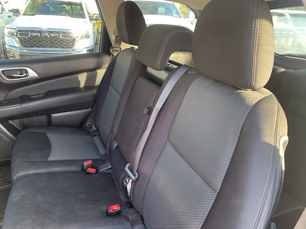 Used 2018 Brilliant Silver Metallic Nissan SV image 22
