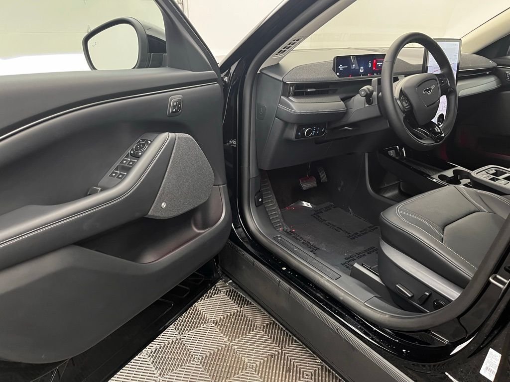 New 2026 Black Ford Premium image 19