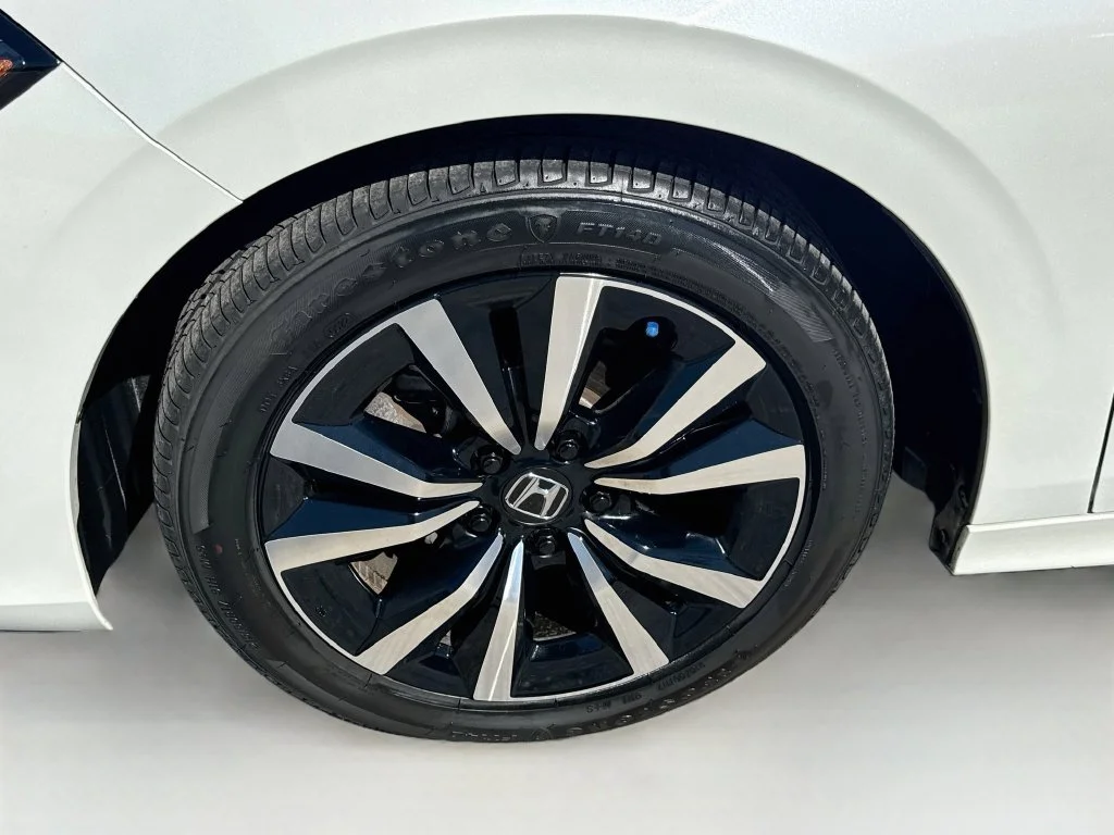 Used 2023 White Honda LX image 36
