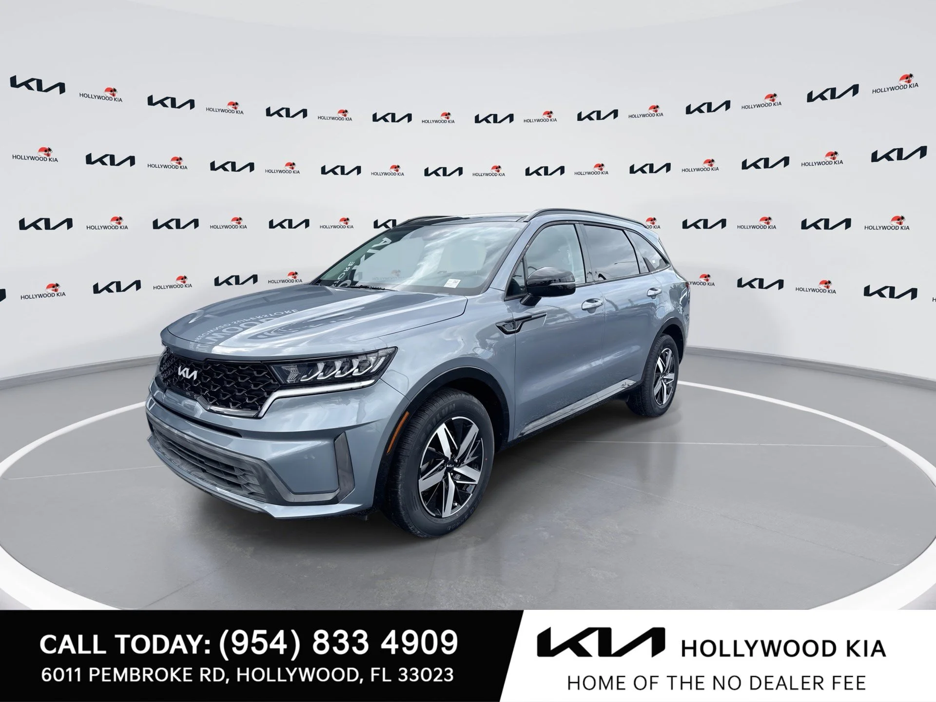 Used 2022 Everlasting Silver Kia S image 4