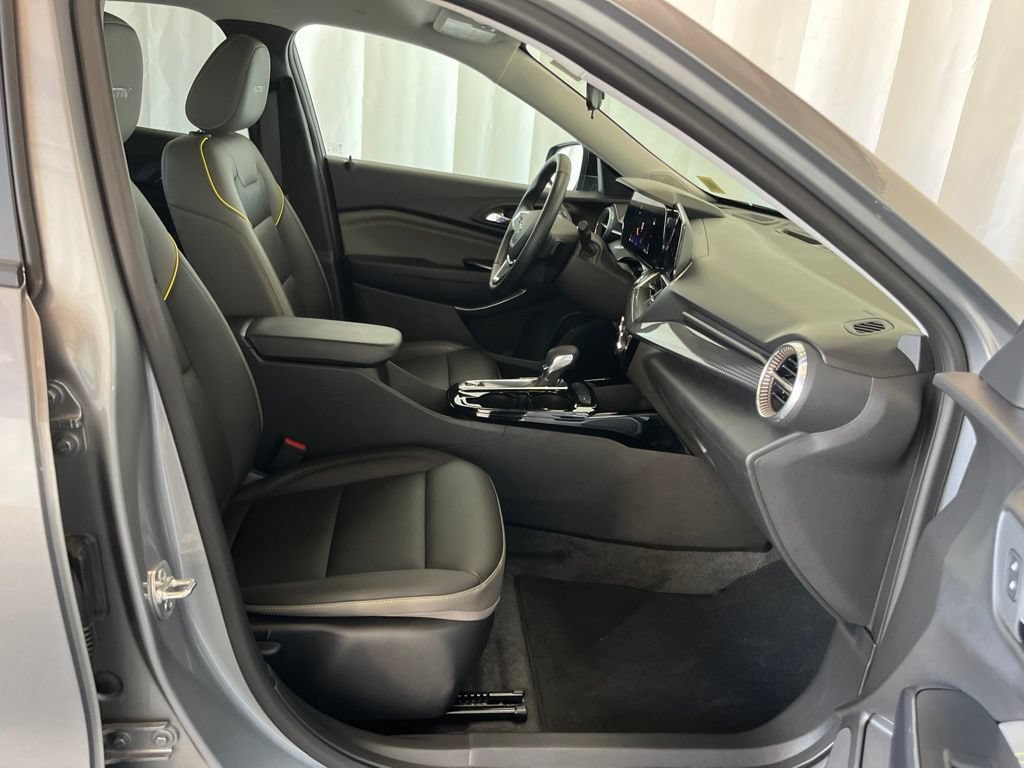 2025 Chevrolet Trax Activ - Photo 18