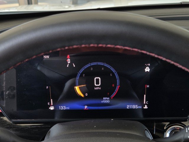 Used 2025 Summit White Chevrolet 2RS image 22