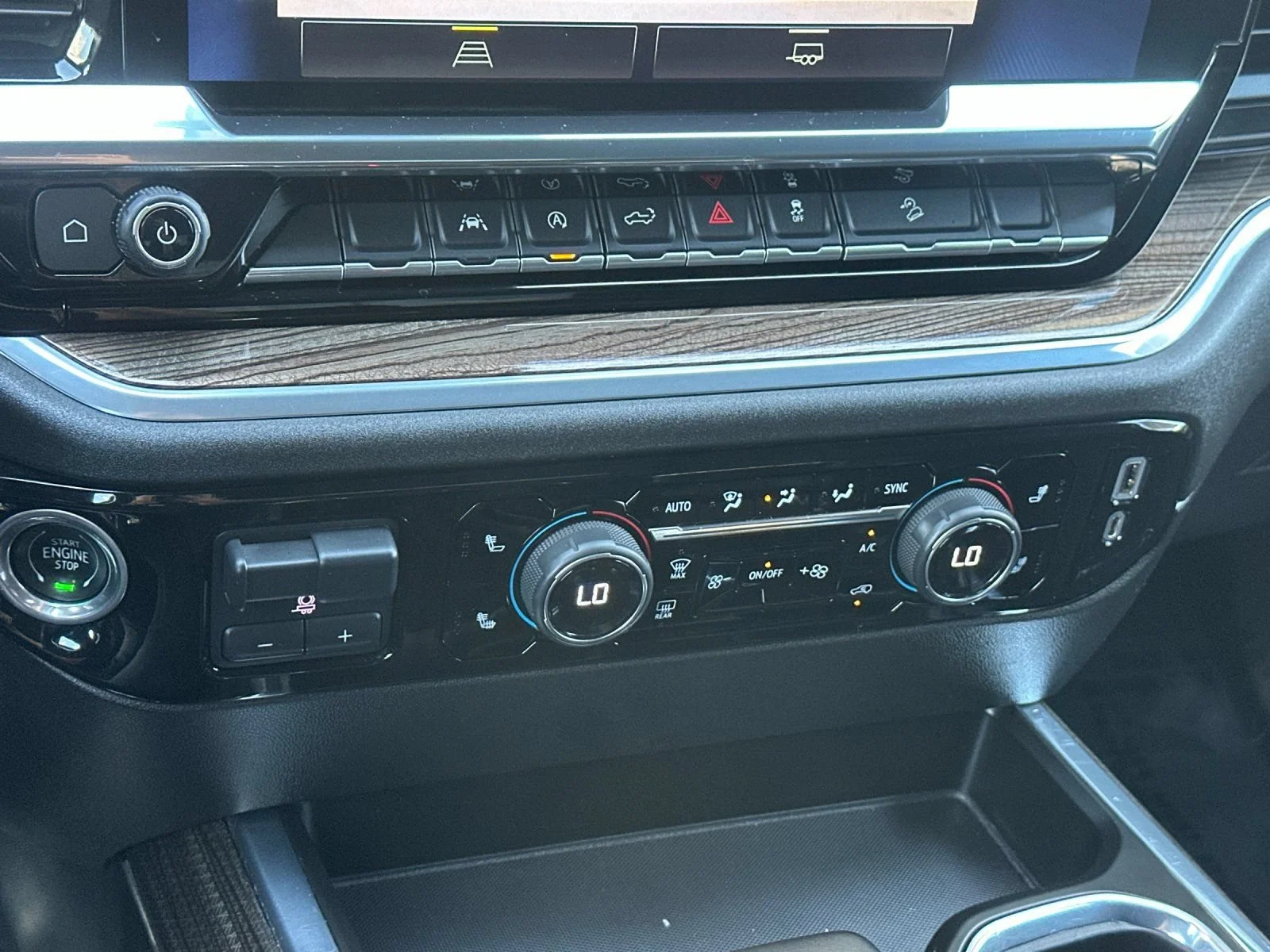 Used 2022 Summit White Chevrolet RST image 20