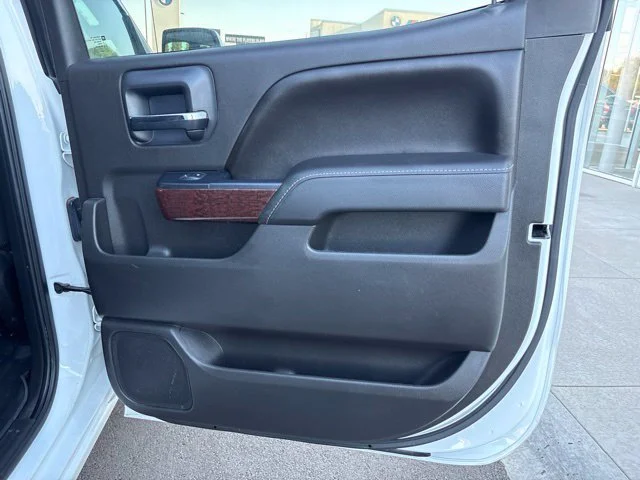 Used 2016 SUMMIT WHITE GMC SLE image 16